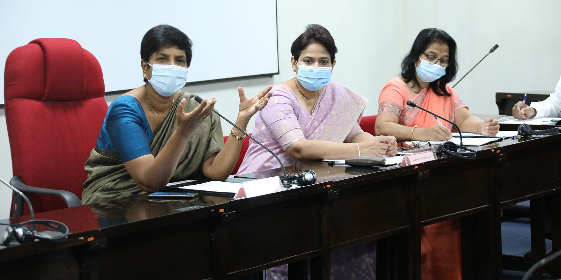 State-Minister-Dr.-S.-Fernandopulle-elected-as-the-Women-Parliamentarians-Caucus-Chairperson