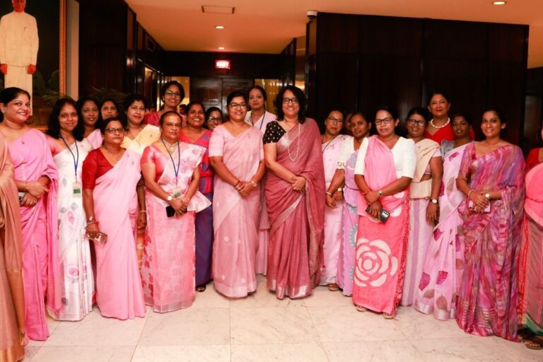 Pink Wednessday 20251022 (5)